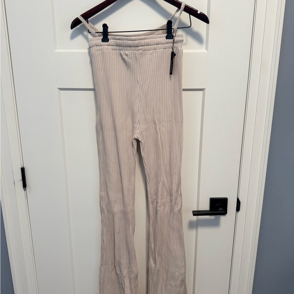 Lounge Matching Set - Picture 3 of 3